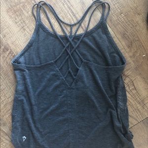 Ivivva tank flowy